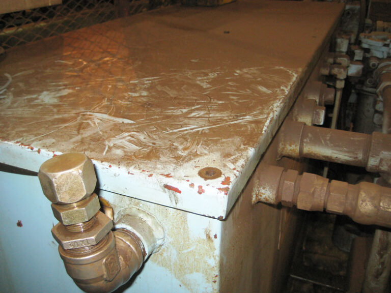 How to ensure hydraulic fluid cleanliness outside of filtration Sealing & Contamination