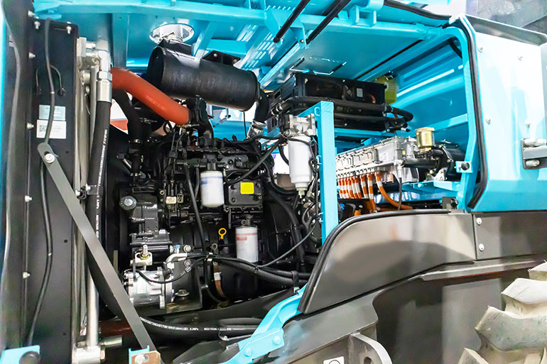 Tractors and AG equipment, for example, nearly exclusively use the venerable spin-on filter assembly for their hydraulics.